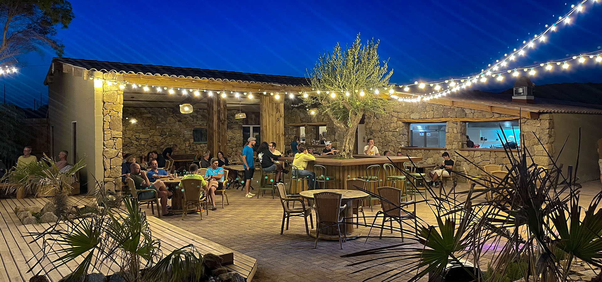 Camping kevano open space soiree bar